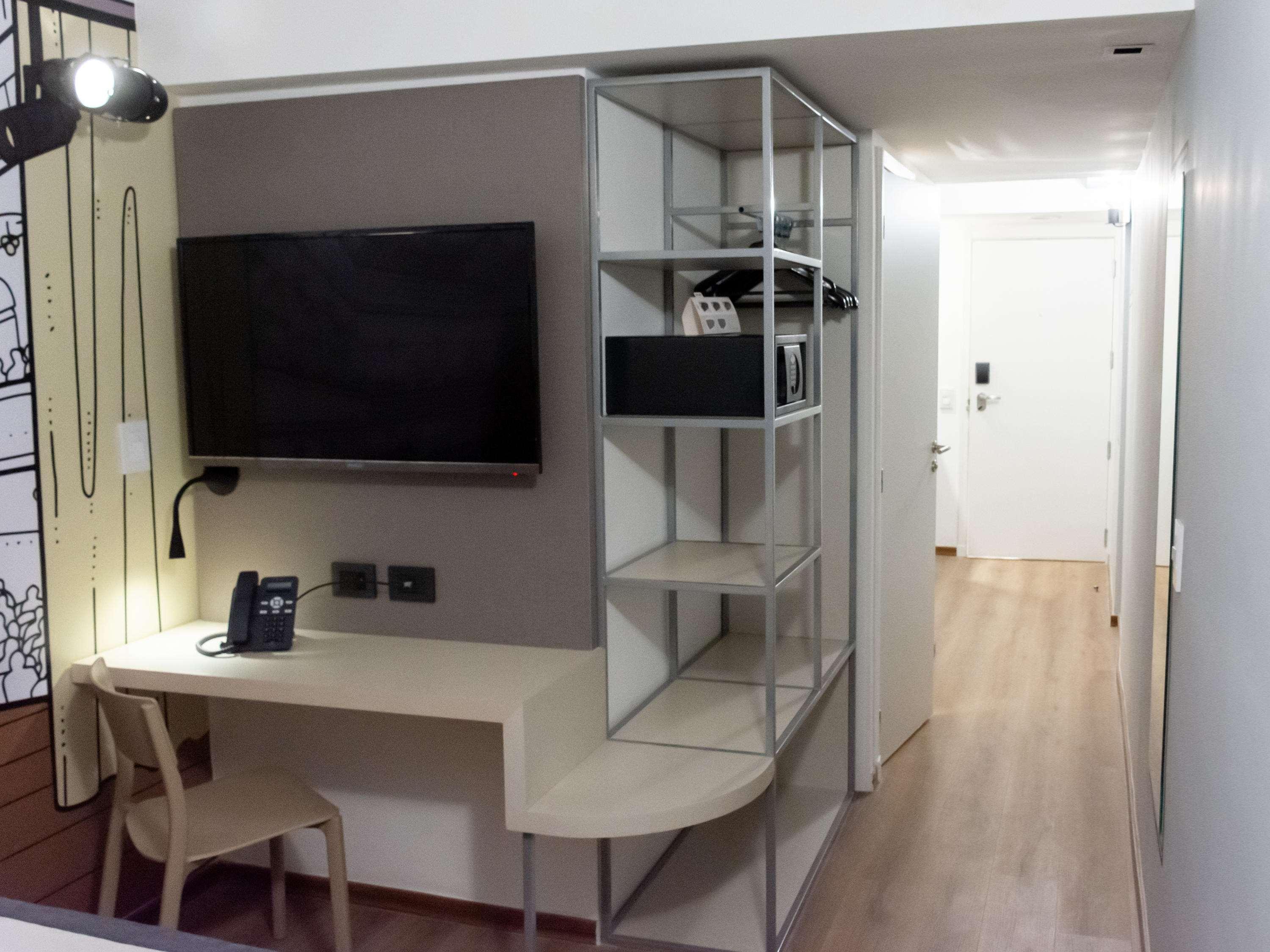 Отель Ibis Styles Buenos Aires Florida Экстерьер фото